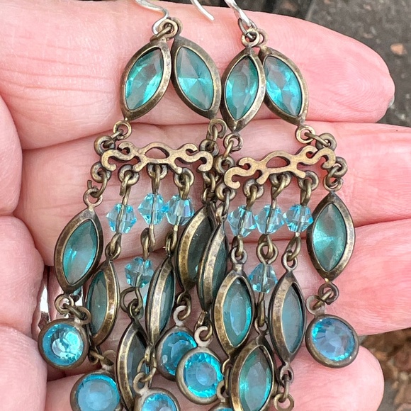 Jewelry - VINTAGE BLUE TEAL GLASS CRYSTAL RHINESTONE LONG DANGLE DROP CHANDELIER EARRINGS